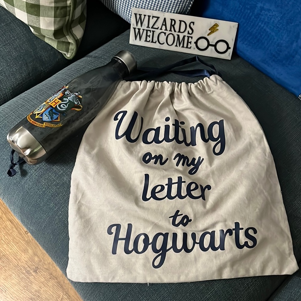 Harry Potter for the Home (desk sign, drawstring bag and water bottle)